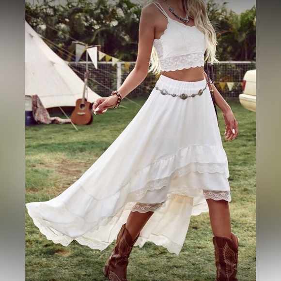 Dresses & Skirts - Elegant White Lace Maxi Skirt